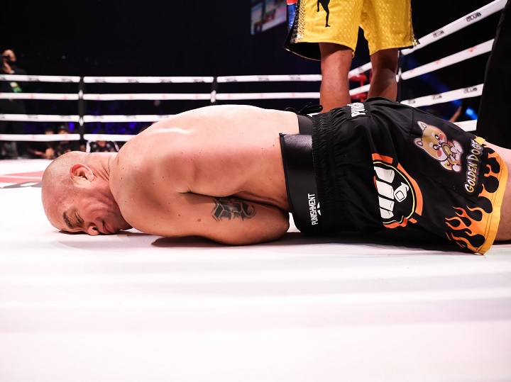 Vídeo: Anderson Silva acerta cruzado potente e ‘apaga’ Tito Ortiz em luta de Boxe; assista aqui