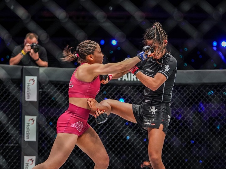Com brasileira no cage, ‘RedeTV! Extreme Fighting’ exibe disputa de MMA Feminino nesta sexta-feira (8)