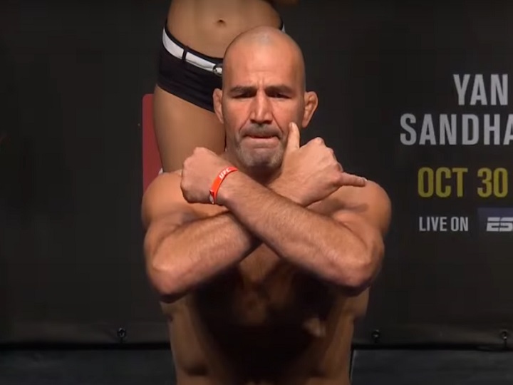 Disputa de cinturão entre Glover Teixeira e Jiri Prochazka é remarcada pelo UFC; saiba mais sobre