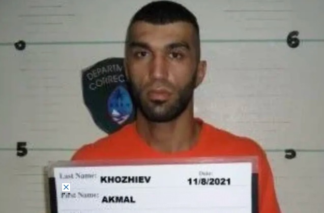 O lutador de MMA, Akmal Khozhiev, está sendo acusado de matar um médico após debate sobre a vacinação de Covid-19