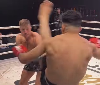 Muay Thai: lutador acerta chute raro em evento e conquista nocaute brutal; assista