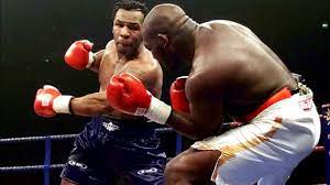 Mike Tyson nocauteou Julius Francis em janeiro de 2000 (Foto: Reprodução)
