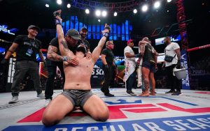 Matheus Buffa superou o campeão peso-pesado Bruno Cappelozza no main event da PFL MMA #05 (Foto: Divulgação/PFL MMA)