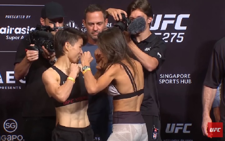 Weili Zhang e Joanna Jedrzejczyk prometem mais uma luta eletrizante neste sábado (Foto: Reprodução/UFC)