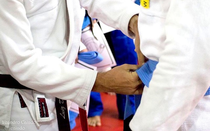 Coluna da Arte Suave: no Jiu-Jitsu, faixa só serve para amarrar o quimono? Leia o artigo e opine