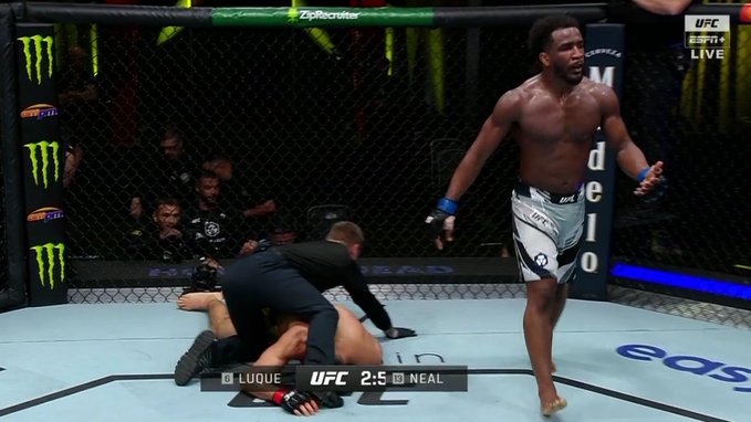 UFC Vegas 59: Vicente Luque é ‘bombardeado’ por norte-americano e termina nocauteado; assista