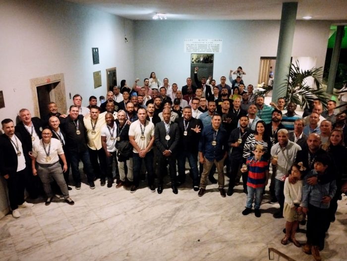Reunião aconteceu no Rio de Janeiro e reuniu diversas academias diferentes (Foto CBLLE)