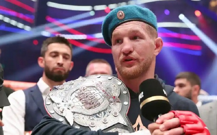 Campeão do evento de MMA "AMC Fight Nights" foi convocado pela Rússia para lutar na guerra (Foto: Reprodução)
