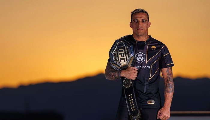 Charles do Bronx se pronuncia após derrota no UFC 280, pede desculpa e garante: ‘Vou reconquistar esse cinturão’