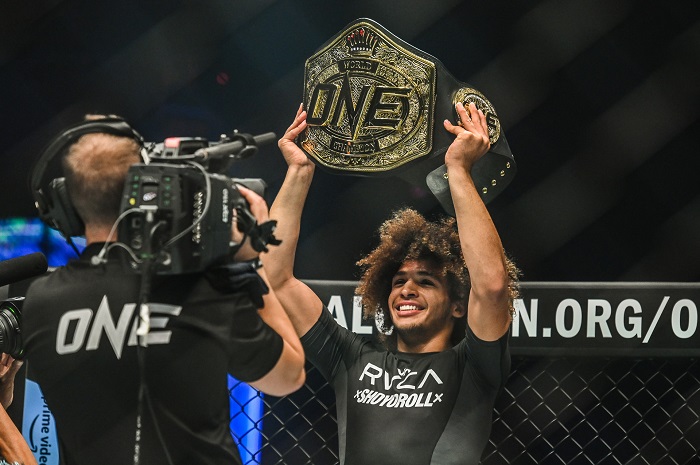 Vídeo: em disputa Jiu-Jitsu x Sambo, Kade Ruotolo finaliza russo e fatura cinturão do ONE Championship