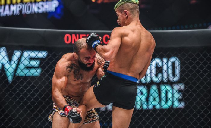 ONE on Prime Video 3: disputa de cinturão entre Lineker e Fabricio Andrade termina sem resultado após golpe ilegal