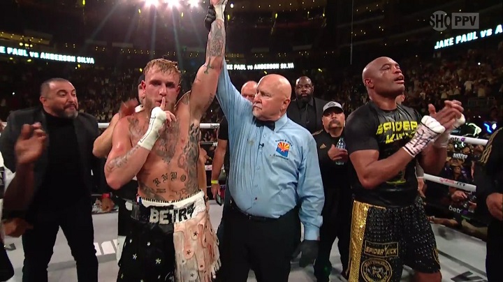 Segue em alta! Jake Paul vence Anderson Silva e mantém invencibilidade no Boxe profissional; confira