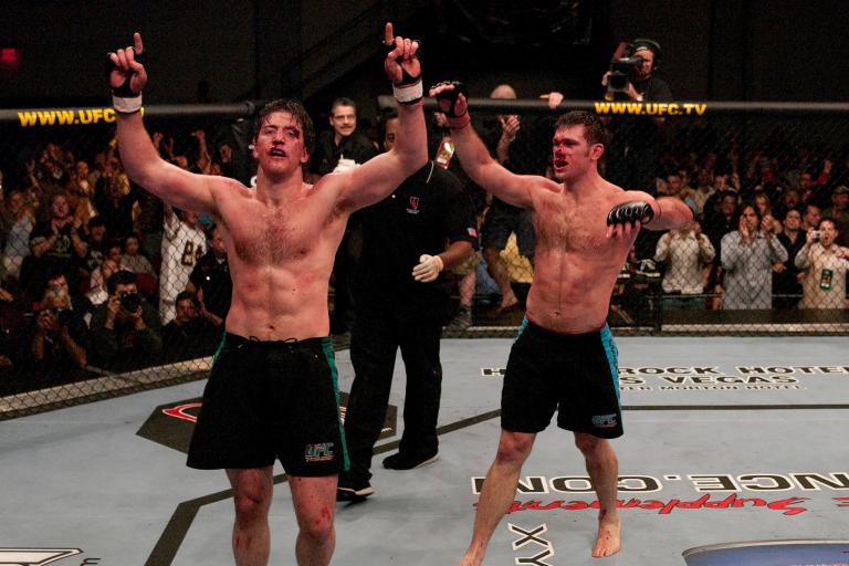 Bonnar e Griifin fizeram a primeira final do TUF, em 2005. que deu um 'boom' no UFC (Foto: Reprodução)