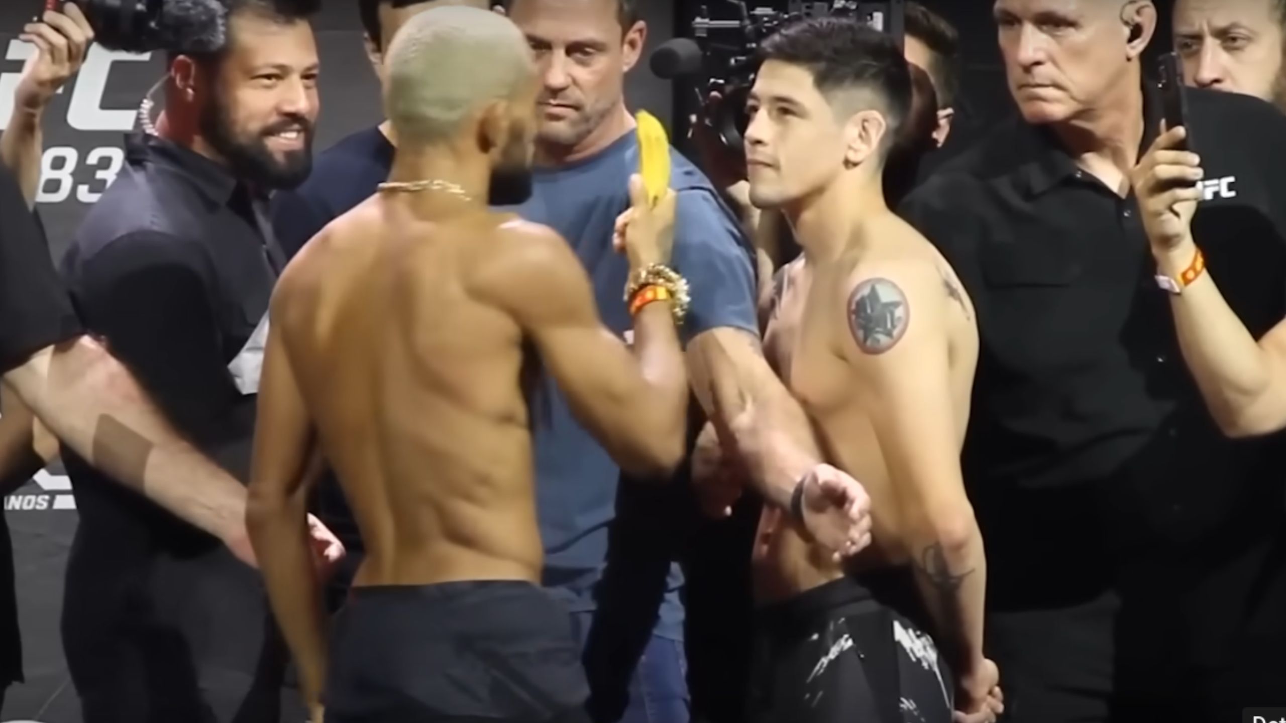 Deiveson ‘apimenta’ duelo com Moreno no UFC 283 e relembra ato de racismo; confira