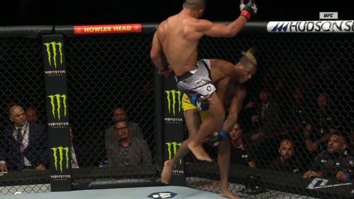 Vídeo: Ismael Marreta acerta joelhada voadora e nocauteia americano no UFC Rio