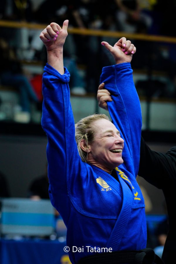 Aos 45 anos, Amanda Magda conquistou o ouro no feminino adulto faixa-preta (Foto Dai Bueno)