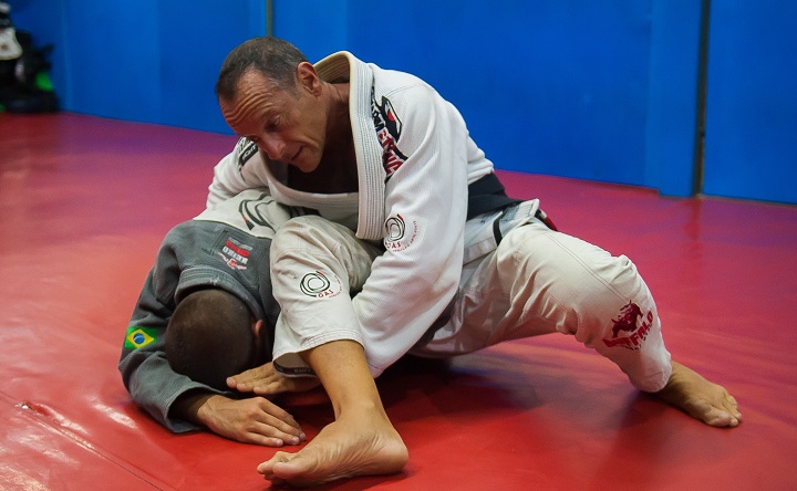 Professor Luiz Dias fala sobre a importância do treino para aprimorar as técnicas no Jiu-Jitsu (Foto: Ilan Pellenberg)