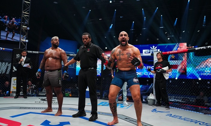 Danilo Marques derrotou Yorgan De Castro por decisão unânime dos jurados (Foto Cooper Neill / PFL MMA)