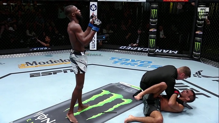 Montel Jackson nocauteou o brasileiro Rani Yahya no UFC Vegas 71 (Foto: Reprodução/UFC)