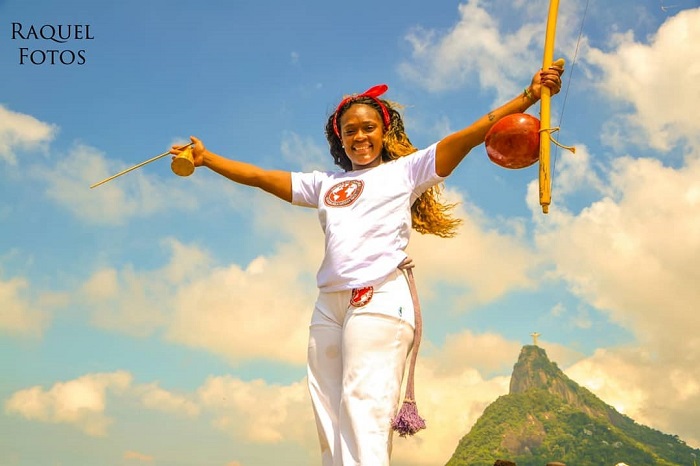 Ex-moradora de rua, galáctica de card feminino do VMB teve na Capoeira instrumento de superação