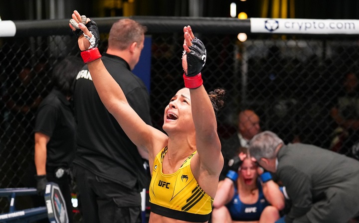 Brasileira Natália Silva nocauteou Victoria Leonardo no card preliminar do UFC Vegas 73 (Foto: Divulgação/UFC)