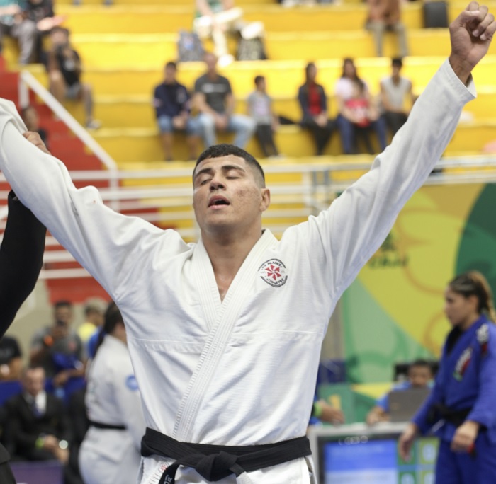 Mundial de Jiu-Jitsu 2023: Victor Hugo e Gabi Pessanha dão show e faturam  ouro duplo