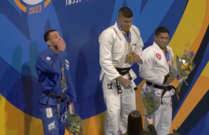 Com diversos campeões, equipe brasileira desembarca na Califórnia para o  Mundial de Jiu-Jitsu