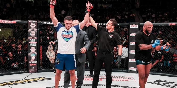 Vadim Nemkov dominou Yoel Romero para manter o cinturão dos meio-pesados (Foto Lucas Noonan/Bellator MMA)
