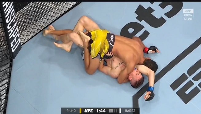 Brasileiro Jafel Filho usou o Jiu-Jitsu para vencer sua primeira luta no UFC (Foto reproduçao)