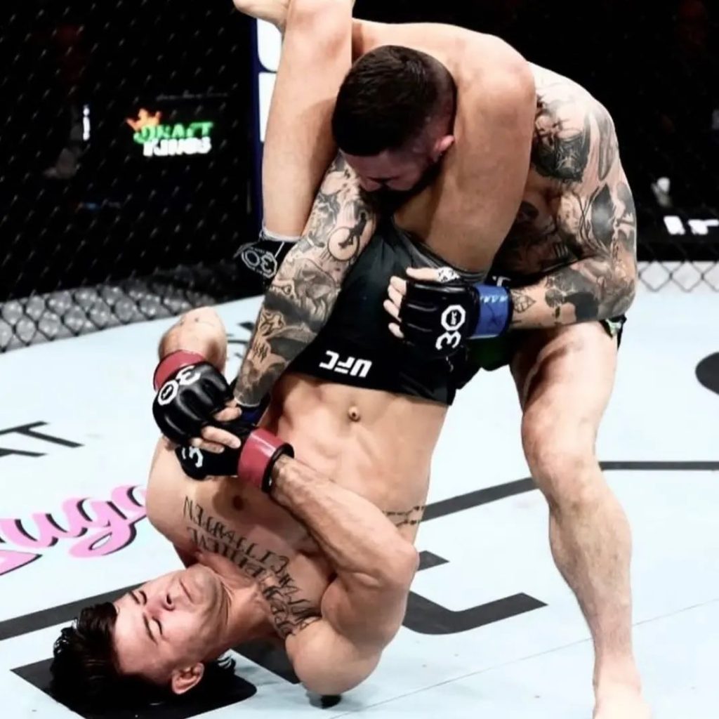 Atuação de Diego Lopes no UFC Nashville rendeu a brasileiro bônus de "Performance da Noite" pela finalização em Gavin Tucker (Foto: Reprodução/Instagram)