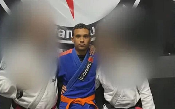 Douglas Souza Braga, de apenas 15 anos, era faixa laranja de Jiu-Jitsu (Foto: Reprodução)