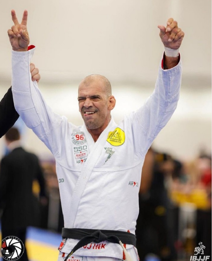 O lendário Megaton Dias foi campeão em sua categoria no Mundial Master de Jiu-Jitsu (Foto: Reprodução/IBJJF) 