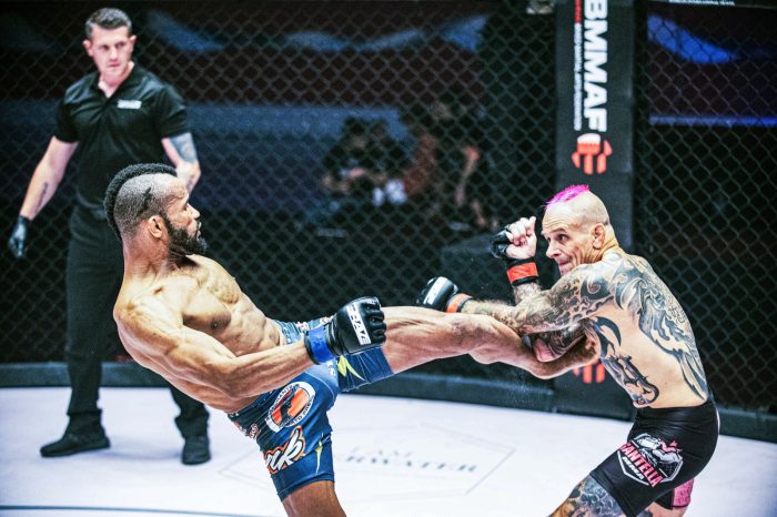 Último a vencer Poatan no kickboxing, russo estreia no MMA em