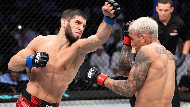 Islam Makhachev se mostrou irritado com declaração recente de Charles do Bronx sobre revanche em Abu Dhabi (Foto: Divulgação/UFC)