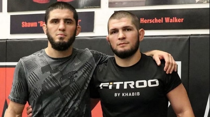 Lutador revela que Khabib e seu time deixaram a Rússia um dia