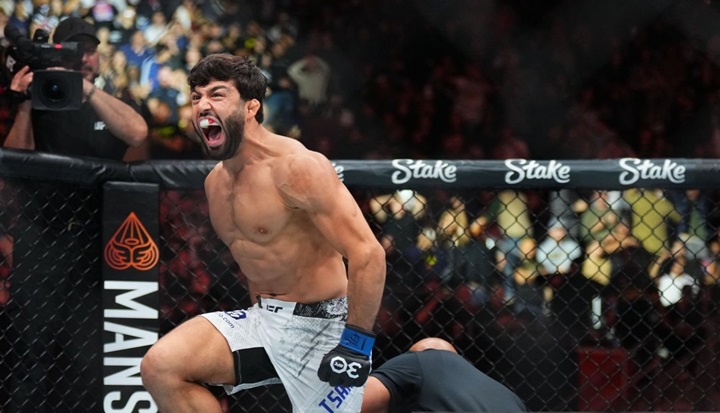Arman Tsarukyan deu show na luta principal do UFC Austin e nocauteou Beneil Dariush ainda no primeiro round (Foto: Divulgação/UFC)