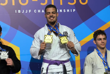 Adrian Roberto foi campeão peso e absoluto no Europeu de Jiu-Jitsu (Foto: Reprodução)