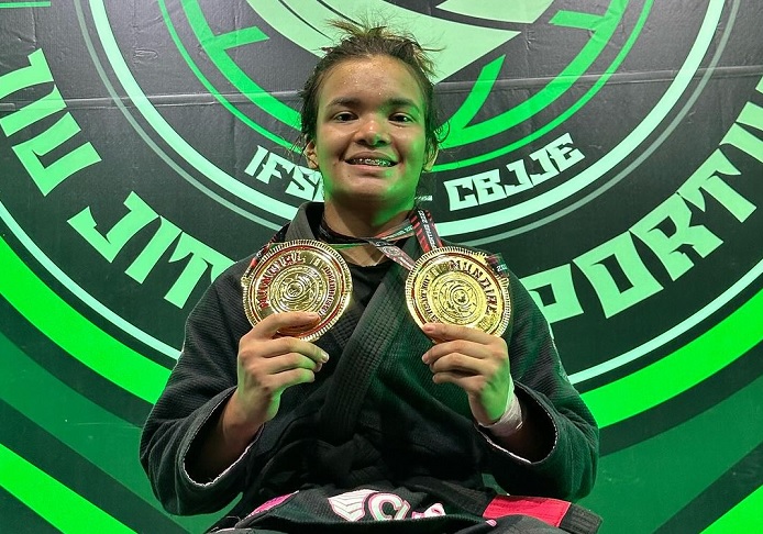 Atual campeã ouro duplo no Mundial da CBJJE, faixa-preta Maria Luiza exalta conquista