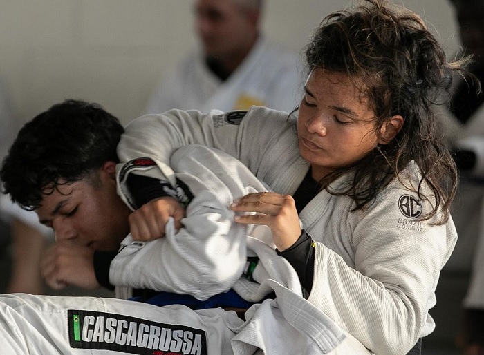 Atleta patrocinada pela Brazil Combat quer seguir brilhando em 2024 (Foto  @photographyap21 / @arturonervi)