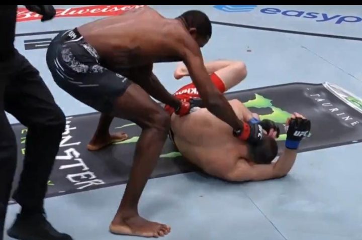 Com nocaute brutal no UFC Vegas 85, promessa do meio-médio fatura R$ 248 mil de bônus; veja