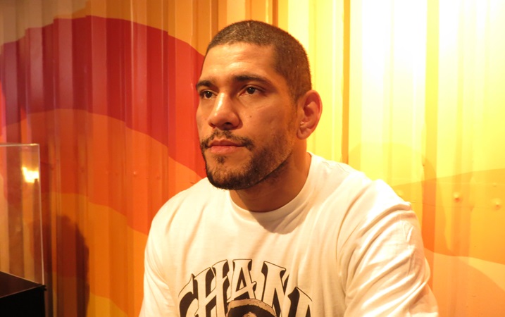 Poatan ‘afasta’ luta no peso-pesado e revela quem deve ser seu próximo adversário no UFC; saiba