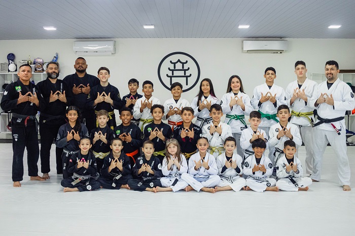 Com reforço de Daniel 220v, White House Jiu-Jitsu School disputa Brasileiro Crianças da CBJJ