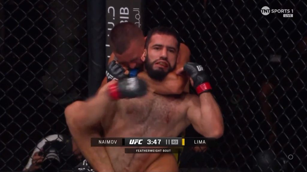 Felipe Lima finalizou Muhammadjon Naimov com um mata-lão no UFC Arábia Saudita (Foto: Reprodução)