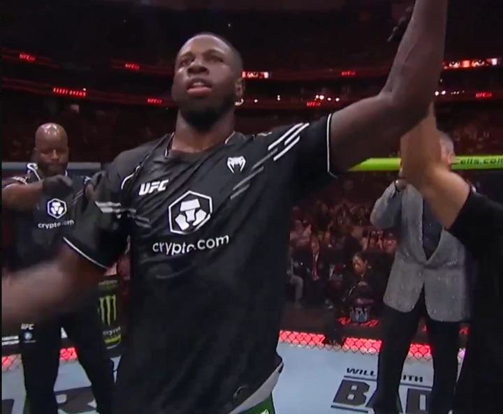 Randy Brown levou a melhor sobre Elizeu Capoeira no card do UFC 302 (Foto: Reprodução)