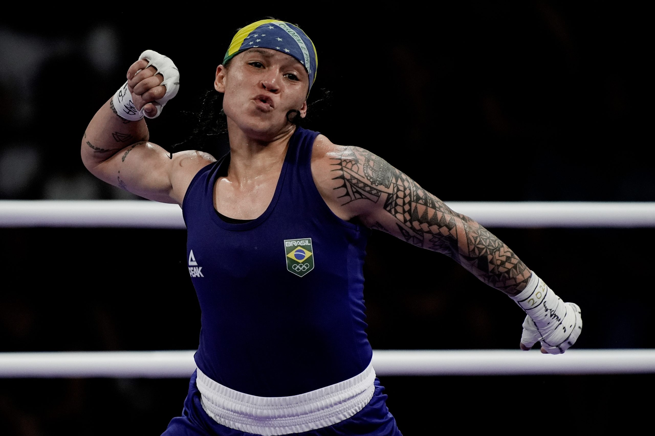 Bia Ferreira tem estreia tranquila em Paris 2024 e garante vaga nas quartas; Abner é eliminado