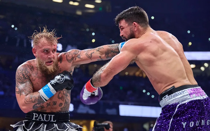 Jake Paul conseguiu o nocaute sobre Mike Perry no sexto round da luta (Foto: Esther Lin/MVP Promotions)