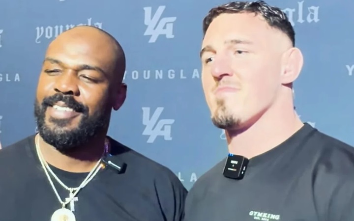 Jon Jones x Tom Aspinall é uma luta muito esperada pelos fãs de MMA (Foto: Reprodução)