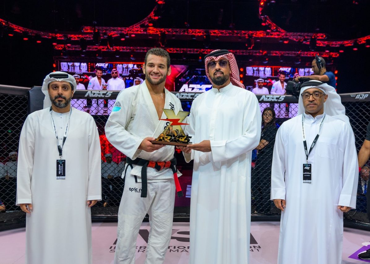 ADXC 5: Urijah Faber e Rayron Gracie brilham nas lutas principais e ficam com título em Abu Dhabi