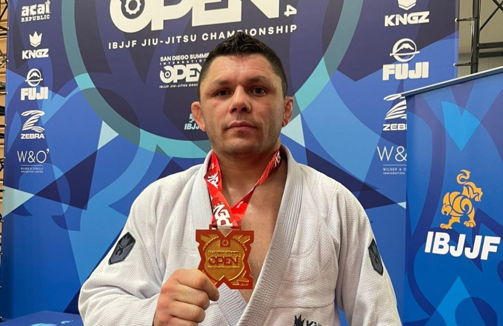 Alexandre Capitão chegou ao título do Open da IBJJF de Jiu-Jitsu (Foto: Reprodução)