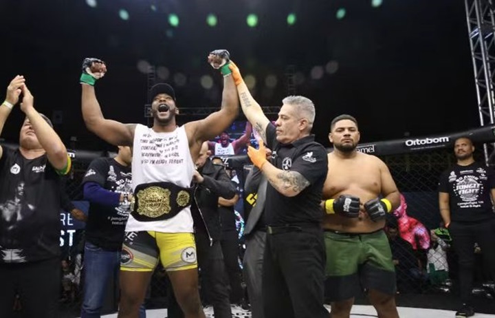 Jungle Fight 129: André Monstro aplica nocaute ‘relâmpago’ e mantém título dos pesados